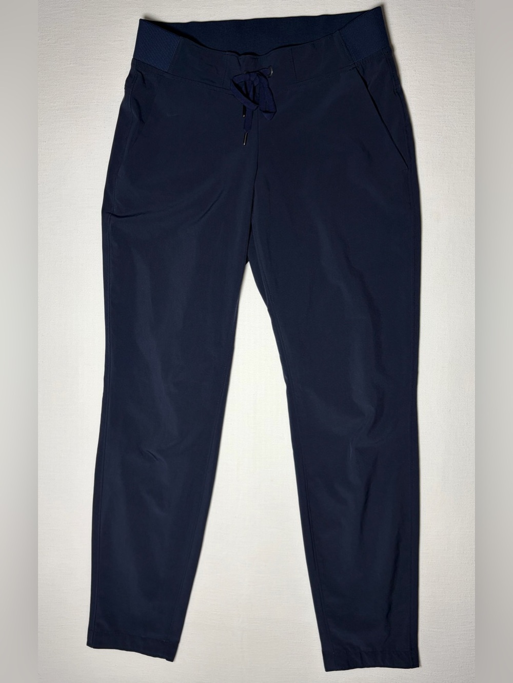 Athleta Midtown Ankle Pants Women's Size 0 Navy Tapered Leg Stretch Pockets Nice